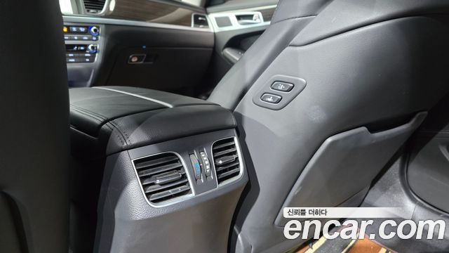 Genesis G80 3.3 GDI AWD Luxury 2018 — фото 18