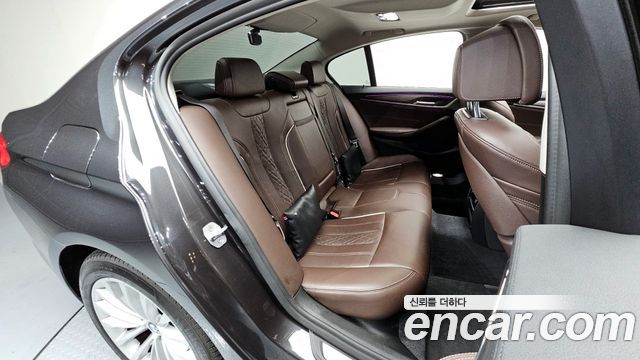 BMW 5 Series (G30) 530i Luxury Plus 2018 — фото 12