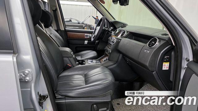 Land Rover Discovery 4 3.0 SDV6 HSE 2016 — фото 15