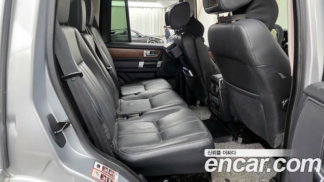 Land Rover Discovery 4 3.0 SDV6 HSE 2016 — фото 16