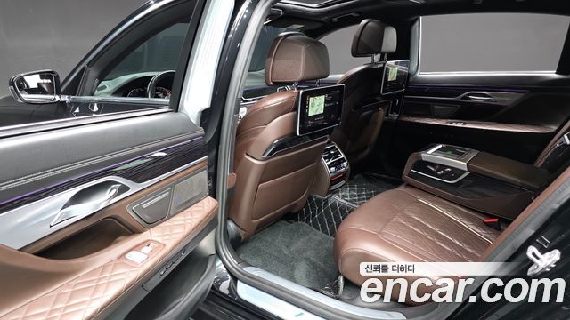 BMW 7 Series (G11) 730Ld xDrive M Sport 2021 — фото 12
