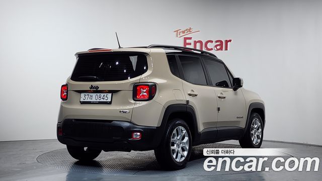 Jeep Renegade 2.4 Longitude 2016 — фото 2