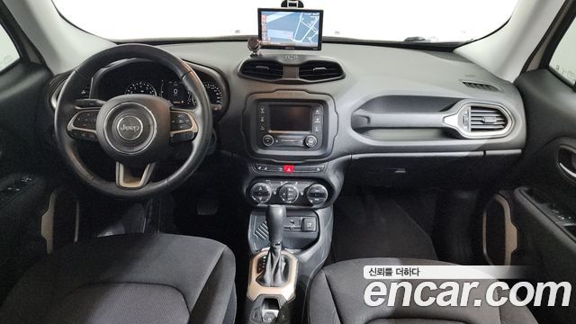 Jeep Renegade 2.4 Longitude 2016 — фото 7