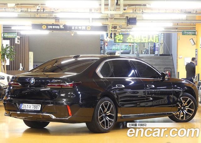 BMW 7 Series (G70) 740d xDrive M Sport 2025 — фото 2