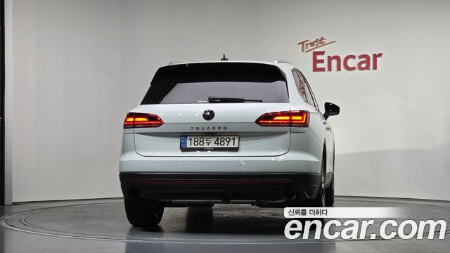 Volkswagen Touareg (III) 3.0 TDI Premium 2021 — фото 4
