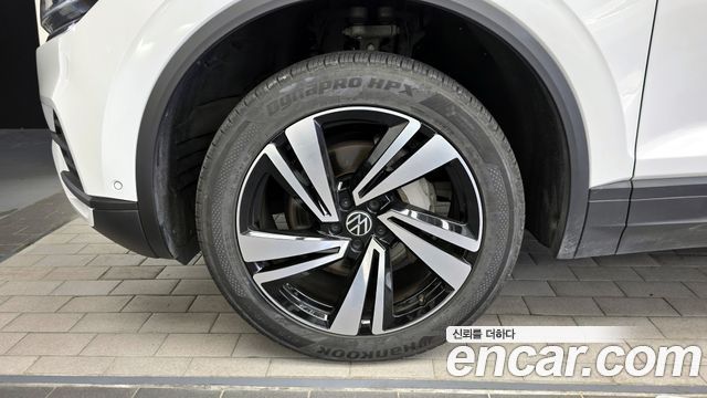 Volkswagen Touareg (III) 3.0 TDI Premium 2021 — фото 5