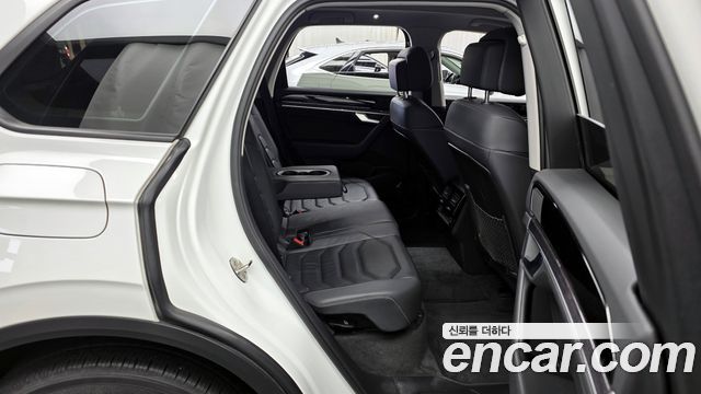 Volkswagen Touareg (III) 3.0 TDI Premium 2021 — фото 12