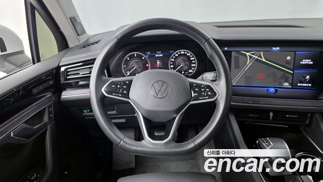 Volkswagen Touareg (III) 3.0 TDI Premium 2021 — фото 13