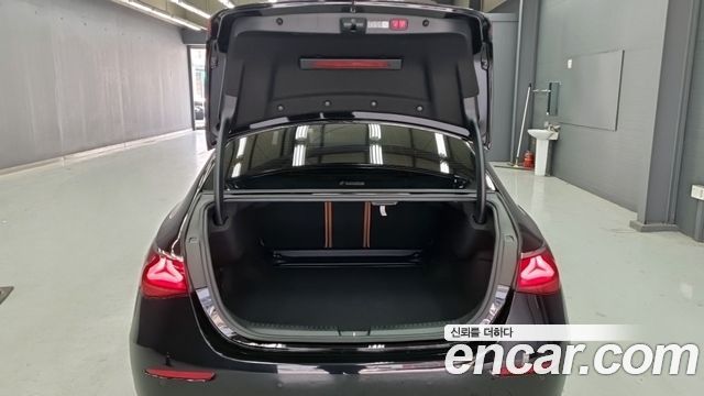 Mercedes-Benz E-Class (W214) E300 4MATIC Exclusive 2024 — фото 18