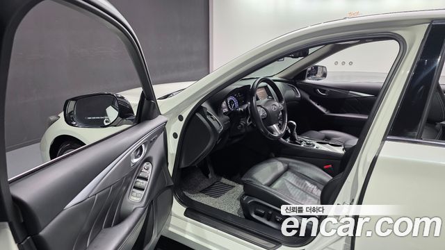 Infiniti Q50 3.5 Hybrid Smart Package 2016 — фото 15