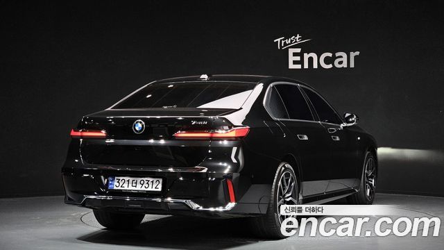 BMW 7 Series (G70) 740i xDrive M Sport 2024 — фото 2