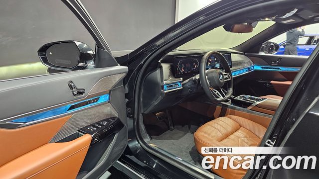 BMW 7 Series (G70) 740i xDrive M Sport 2024 — фото 11