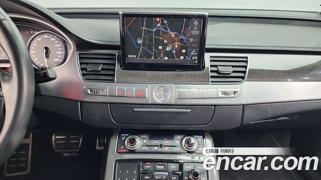 Audi S8 4.0 TFSI quattro D4 2013 — фото 14