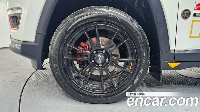 Jeep Compass (II) 2.4 Longitude AWD 2019 — фото 5