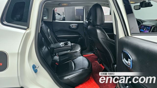 Jeep Compass (II) 2.4 Longitude AWD 2019 — фото 12