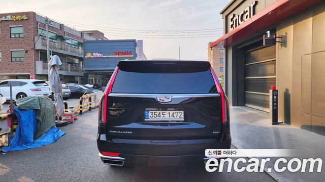 Cadillac Escalade (V) 6.2 ESV ESV Premium Luxury Platinum 2022 — фото 4