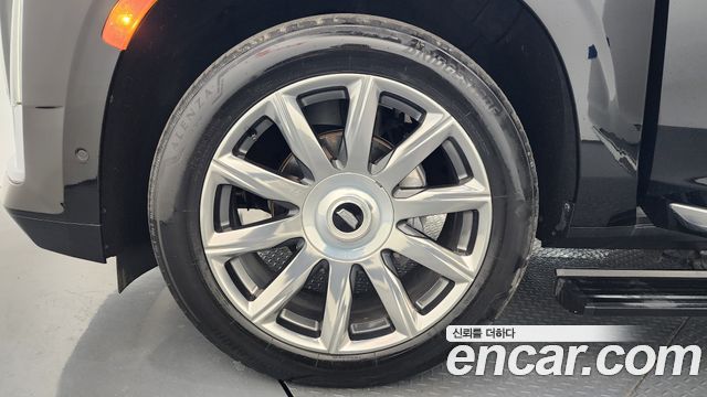 Cadillac Escalade (V) 6.2 ESV ESV Premium Luxury Platinum 2022 — фото 5