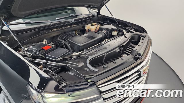 Cadillac Escalade (V) 6.2 ESV ESV Premium Luxury Platinum 2022 — фото 6