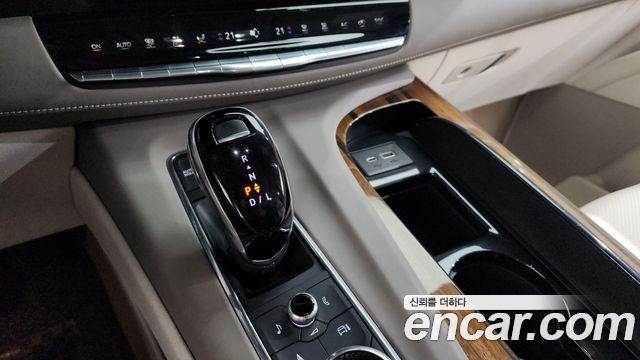 Cadillac Escalade (V) 6.2 ESV ESV Premium Luxury Platinum 2022 — фото 9