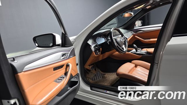 BMW 5 Series (G30) 520d M Sport package 2017 — фото 10