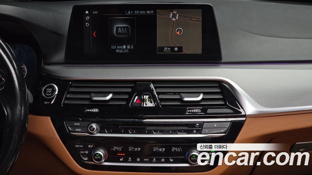 BMW 5 Series (G30) 520d M Sport package 2017 — фото 14