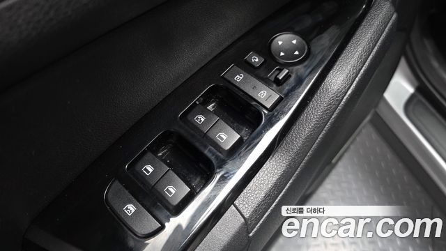 Kia Sportage (V) Diesel 2.0 4WD Prestige 2023 — фото 18
