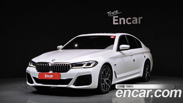 BMW 5 Series (G30) 530e M Sport 2022 — фото 1