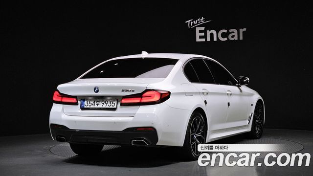 BMW 5 Series (G30) 530e M Sport 2022 — фото 2