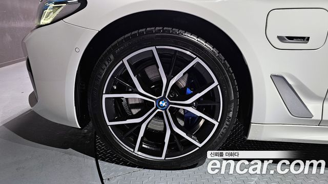 BMW 5 Series (G30) 530e M Sport 2022 — фото 5