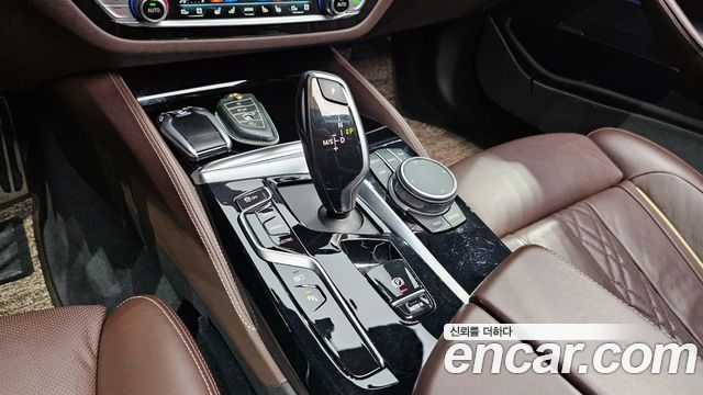 BMW 5 Series (G30) 530e M Sport 2022 — фото 9