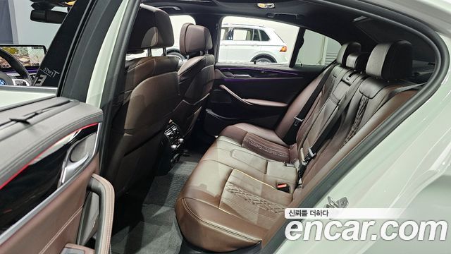 BMW 5 Series (G30) 530e M Sport 2022 — фото 12