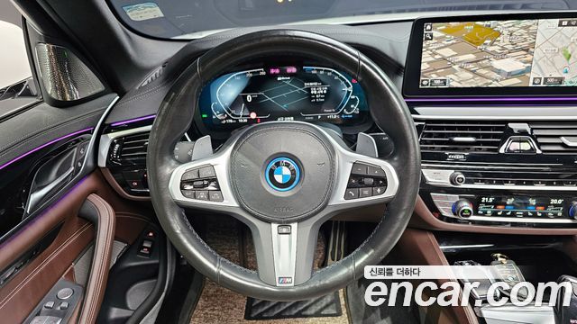 BMW 5 Series (G30) 530e M Sport 2022 — фото 13