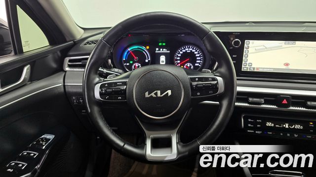Kia K5 Hybrid (III) Prestige 2023 — фото 16