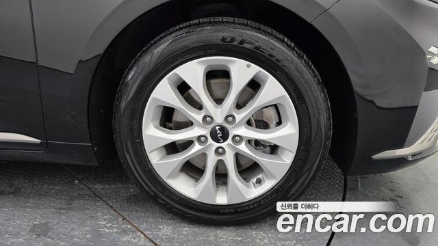Kia K8 2.5 Gasoline 2WD Noblesse Light 2023 — фото 5