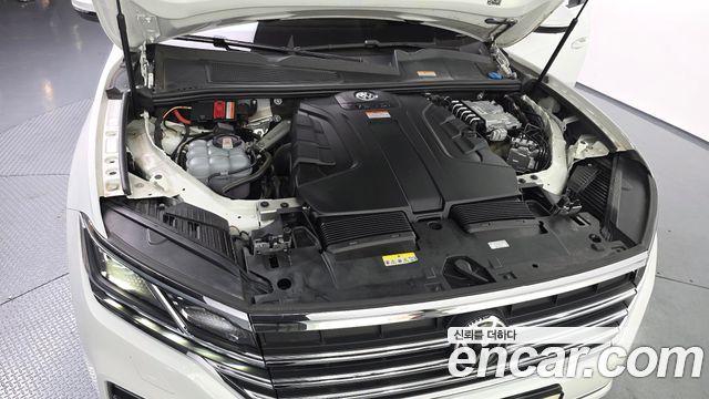 Volkswagen Touareg (III) 3.0 TDI Prestige 2023 — фото 6