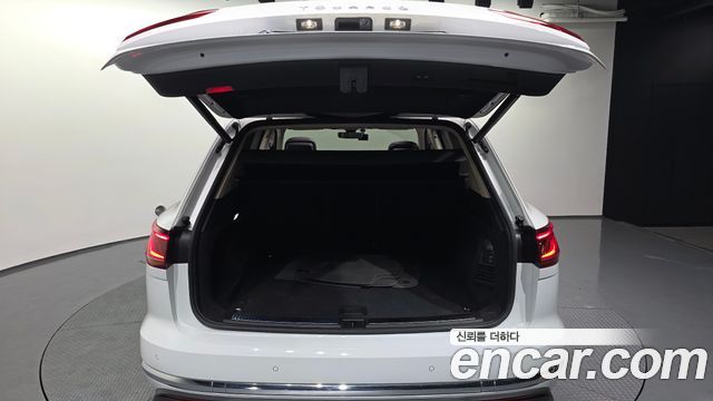 Volkswagen Touareg (III) 3.0 TDI Prestige 2023 — фото 20