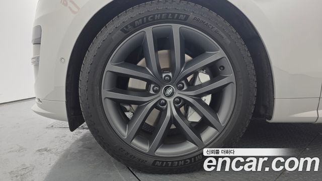 Land Rover Range Rover Sport (III) P550E Dynamic HSE 2025 — фото 9