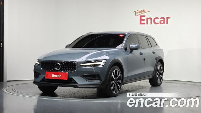 Volvo V60 Cross Country (II) B5 Pro AWD
