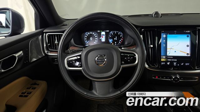 Volvo V60 Cross Country (II) B5 Pro AWD 2022 — фото 13