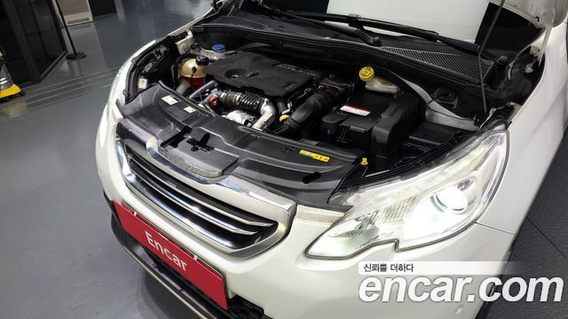 Peugeot 2008 1.6 e-HDi Feline 2015 — фото 6