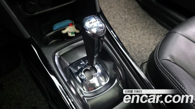 Peugeot 2008 1.6 e-HDi Feline 2015 — фото 9