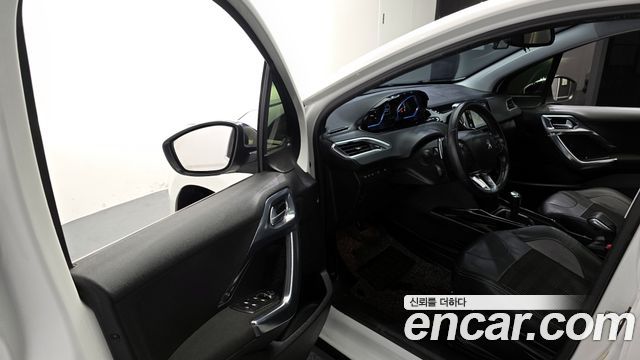 Peugeot 2008 1.6 e-HDi Feline 2015 — фото 11