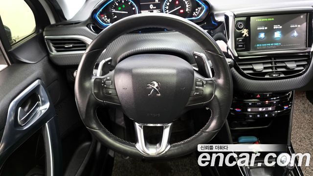 Peugeot 2008 1.6 e-HDi Feline 2015 — фото 13