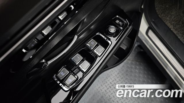 KG Mobility (SsangYong) Beautiful Korando Gasoline 1.5 2WD C7 2023 — фото 16