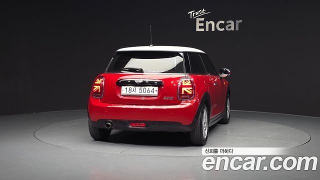 MINI Cooper Standard Third Generation 2017 — фото 4