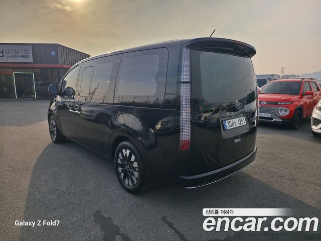 Hyundai Staria 4WD Lounge 9-Seater Inspiration 2022 — фото 4