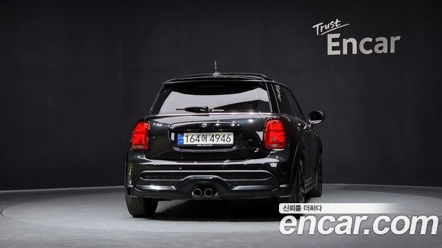 MINI Cooper S Classic Third Generation 2023 — фото 4