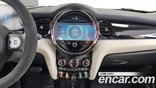 MINI Cooper S Classic Third Generation 2023 — фото 14