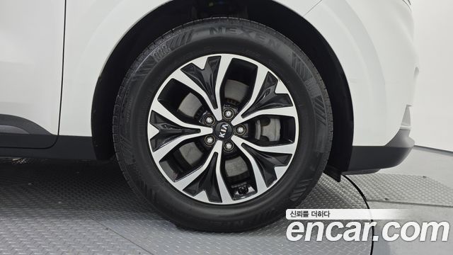 Kia Carnival (IV) Gasoline 9-Seater Prestige 2021 — фото 5