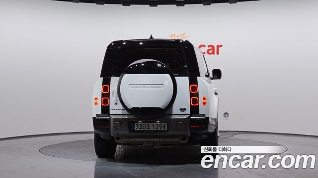 Land Rover Defender (L663) 130 P400 X-Dynamic HSE 2023 — фото 4